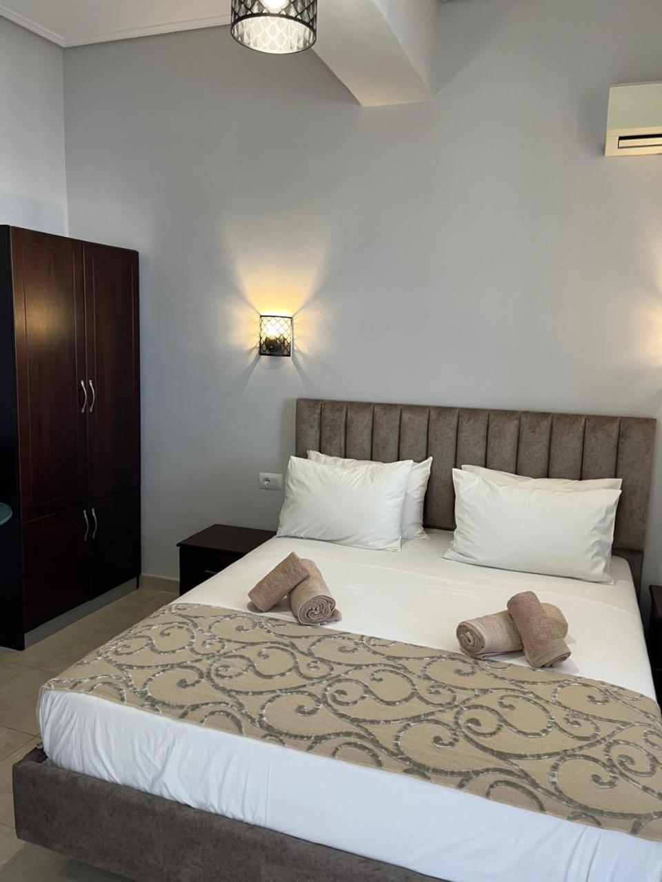 Bluemoon Suites Саранда Екстер'єр фото